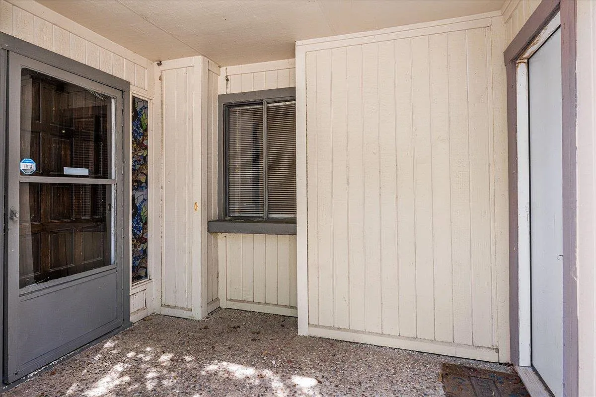 2 bed, 2.0 bath, 1521 sqft, $1,875 — Photo 3