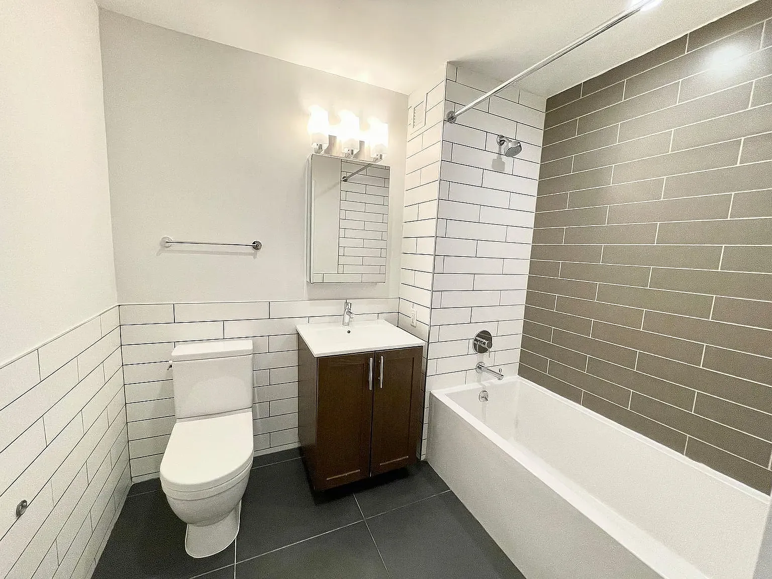 490 Myrtle Avenue — Photo 4