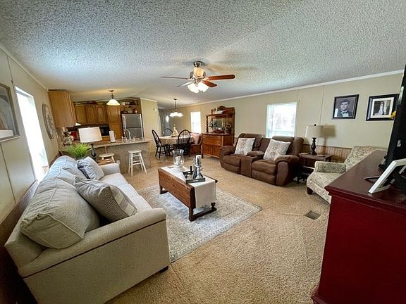 5th image of 483 Brooks Cove Dr