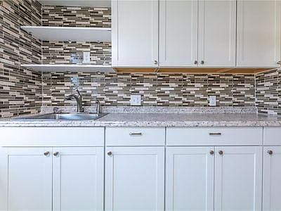 3rd image of 37 Irving St Floor 2