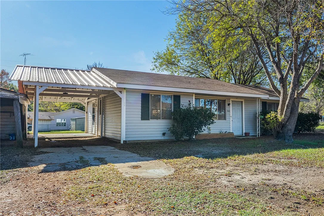 2 bed, 1080 sqft, $1,200 — Photo 3