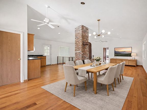 2nd image of 10228 Goose Creek Rd