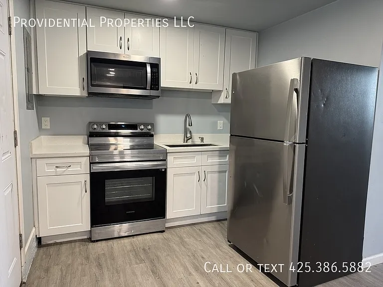 708 D St SE #ADU — Photo 3