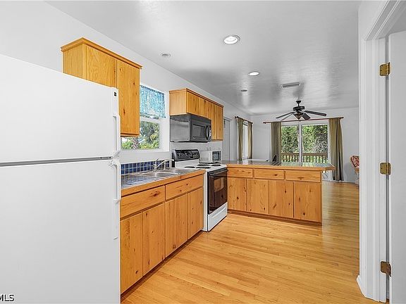 5th image of 7322 Hibiscus Ave