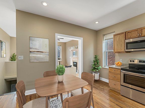 3rd image of 4973 Magnolia Ave #2W