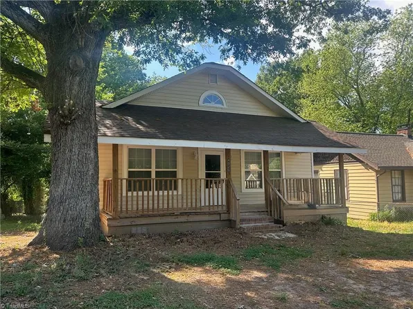 4028 Leo St, Winston Salem, NC 27105