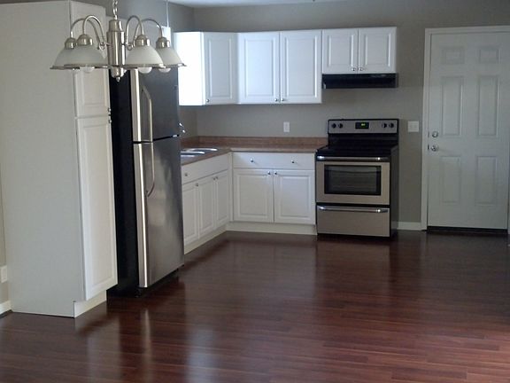 2nd image of 211 Valley View Dr