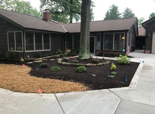 389 Meadowlane Rd, Seven Hills, OH 44131