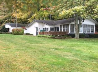 39 E Lakeshore Dr, Hope, MI 48628