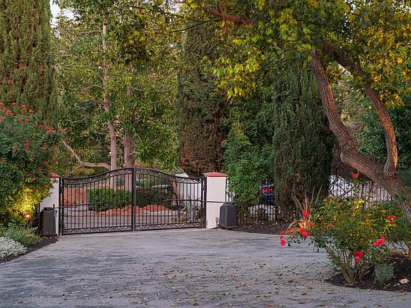 3rd image of 16462 Martincoit Rd