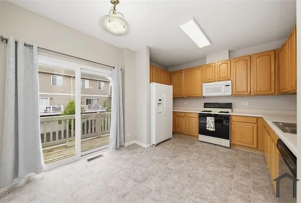 4 bed, 1800 sqft, $3,700 — Photo 4