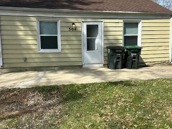 504 Shelby St, Hobart, IN 46342
