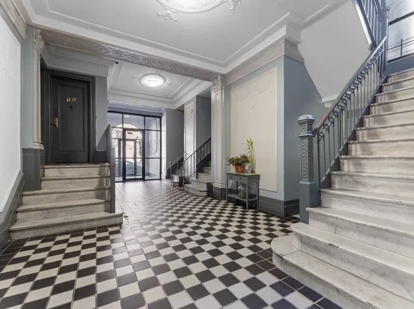 993 President Street image 1 of 3