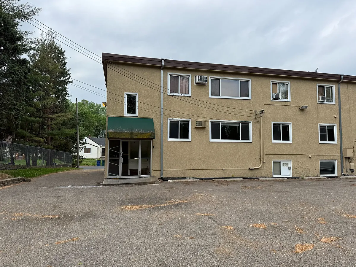 Building Photo - 3925 3rd St NE #8