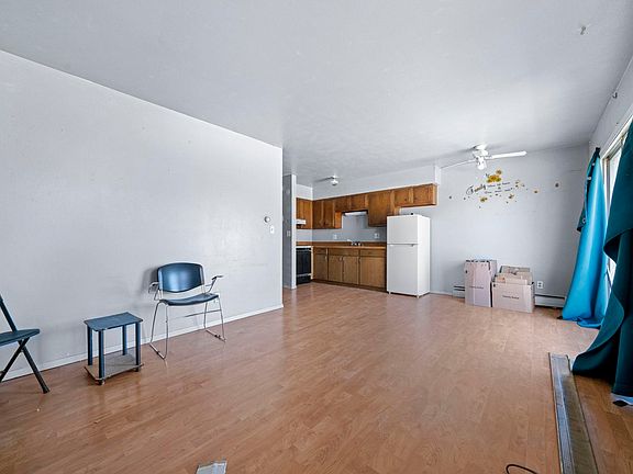 3rd image of 3112 Prial Ave
