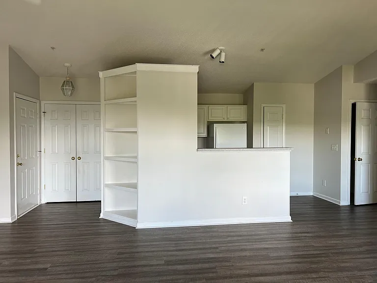 933 Scholastic Ct — Photo 8