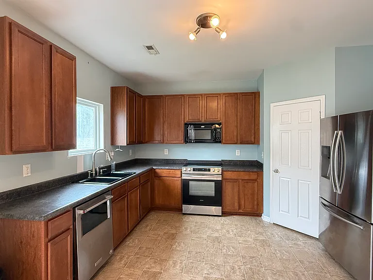 11828 Bending Branch Rd — Photo 9