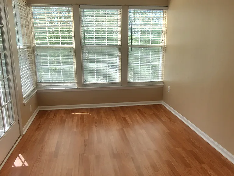 900 Swallow Crest Ct #K — Photo 7