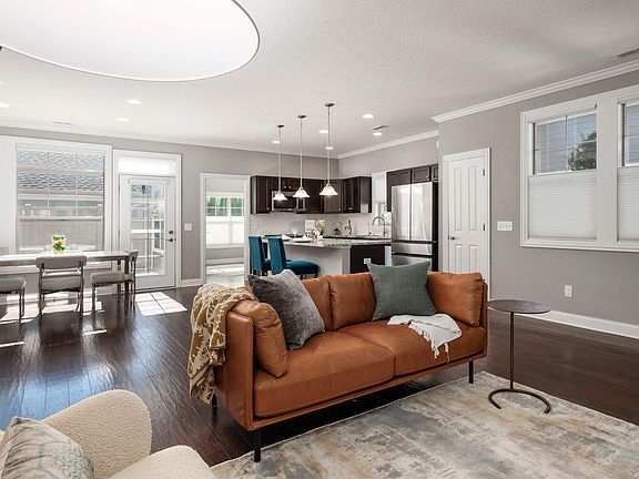 4th image of 10345 Spicebrush Dr