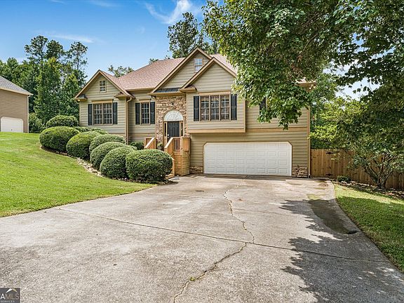4th image of 200 Brookhaven Pl