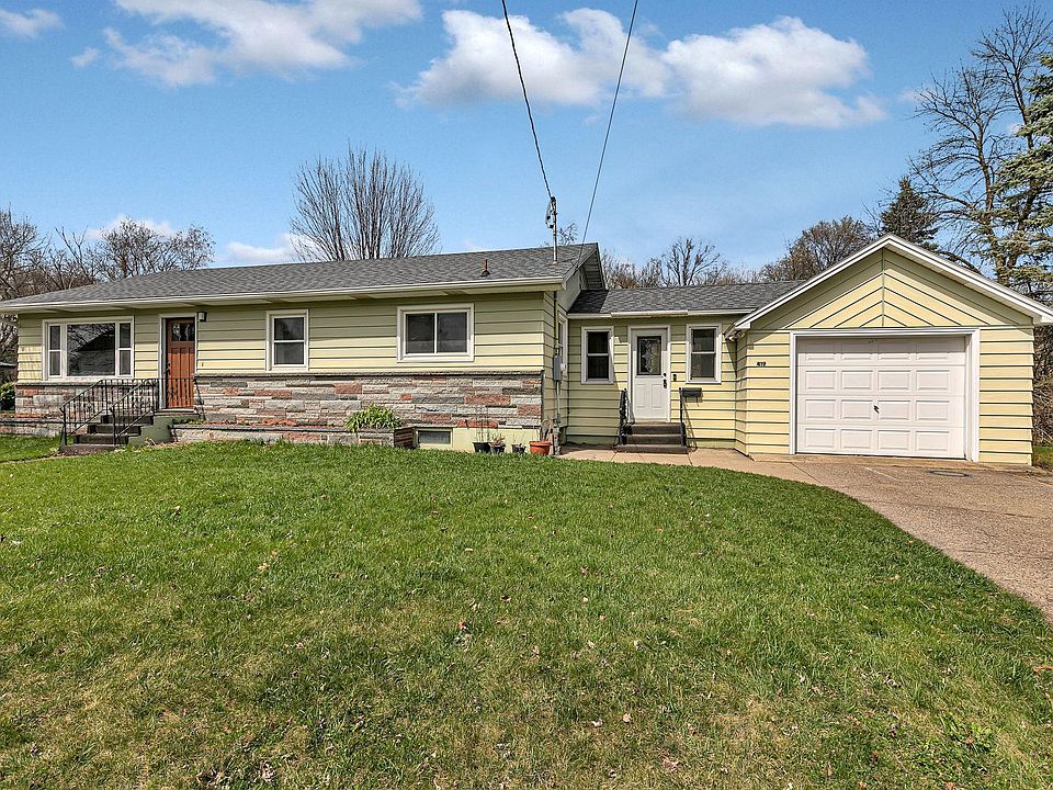 1st image of 419 2nd St N