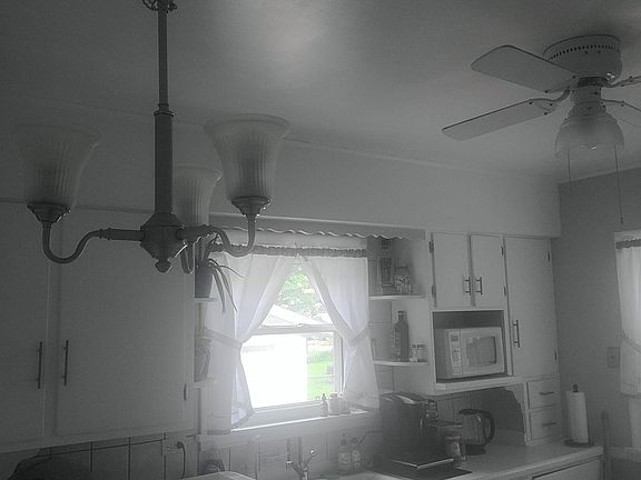 5th image of 1132 Marshall Ave