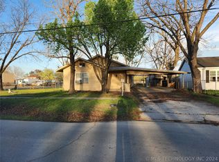 711 S Oak St, Bristow, OK 74010