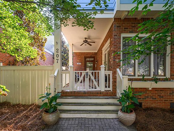 5th image of 207 Hawthorn St