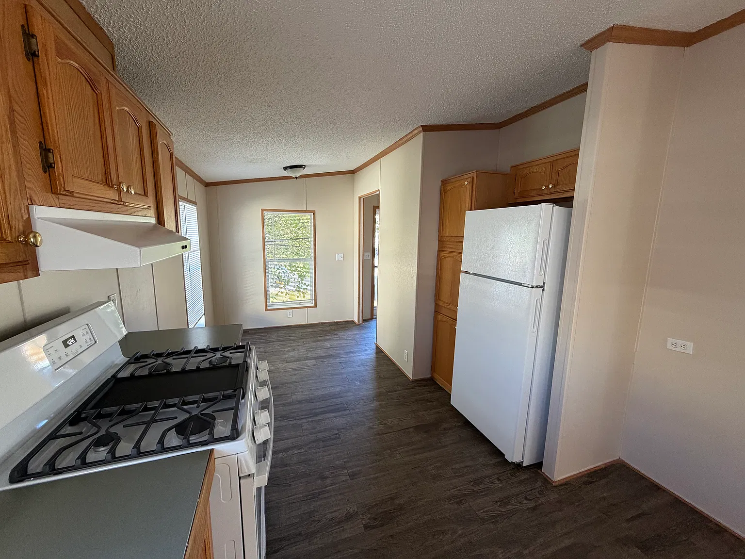 3 bed, 1456 sqft, $1,300 — Photo 2
