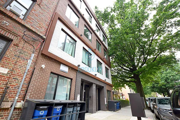 Rented by null | media 6