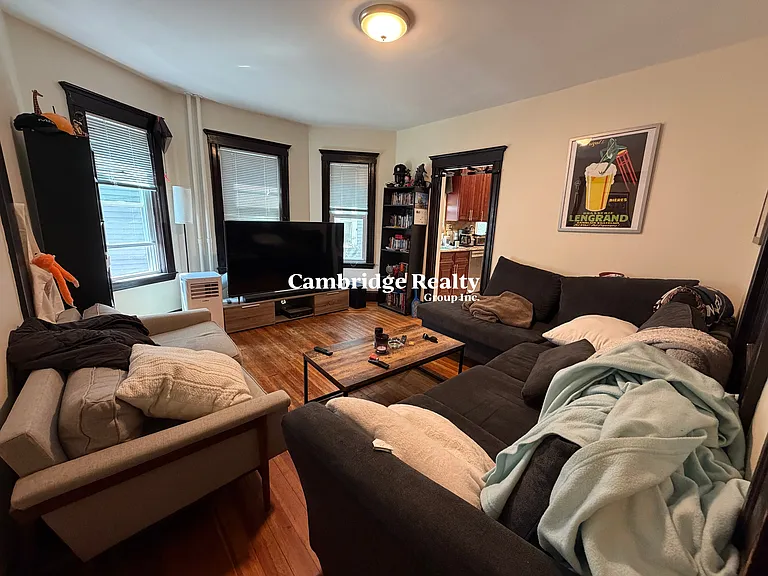 11 Ashland St #1 — Photo 2