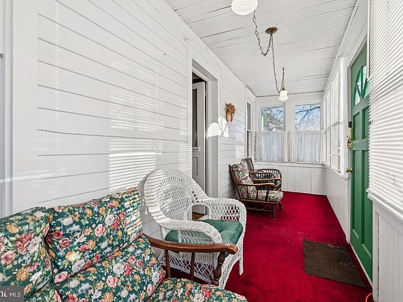 4th image of 361 Democrat Rd