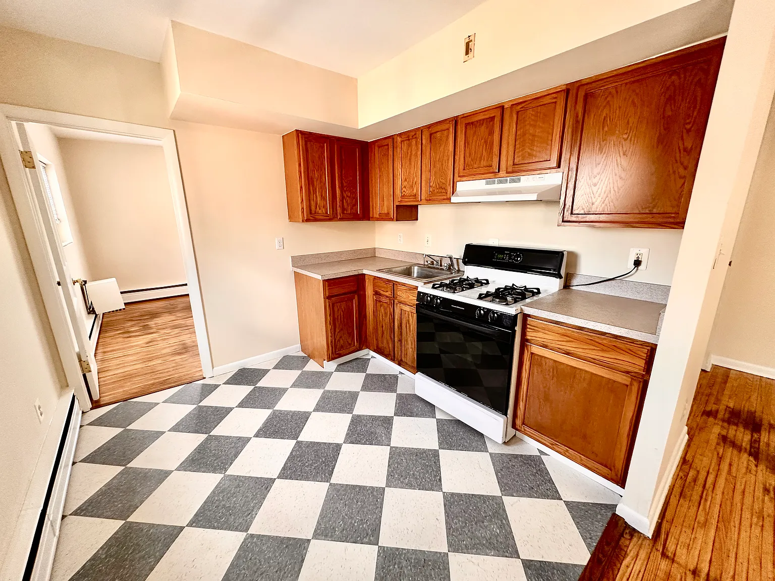 1 bed, 600 sqft, $850 — Photo 3