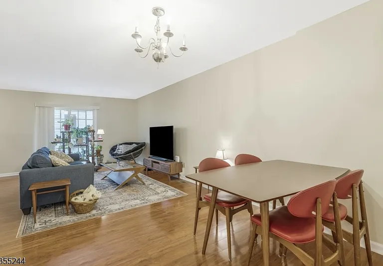 105 Alexandria Way — Photo 17