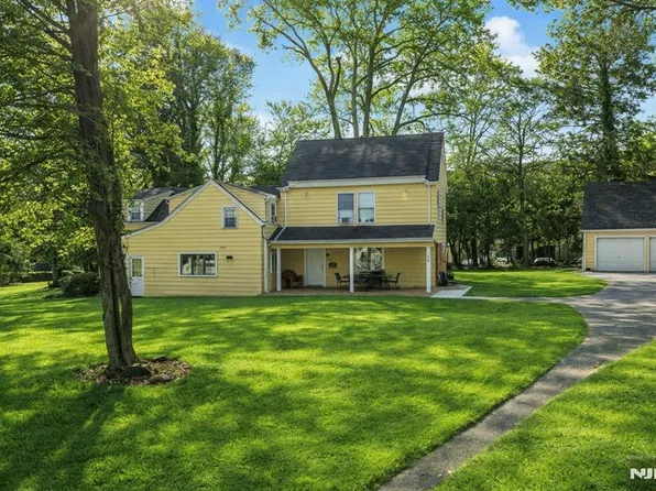 566 Teaneck Rd, Teaneck, NJ 07666