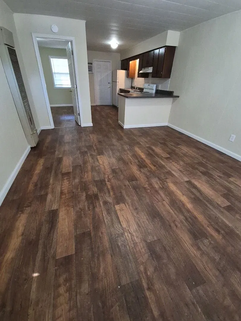 Bailey Apartments — Photo 3