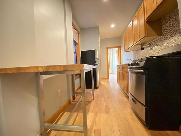 5th image of 416 Suydam St #1B