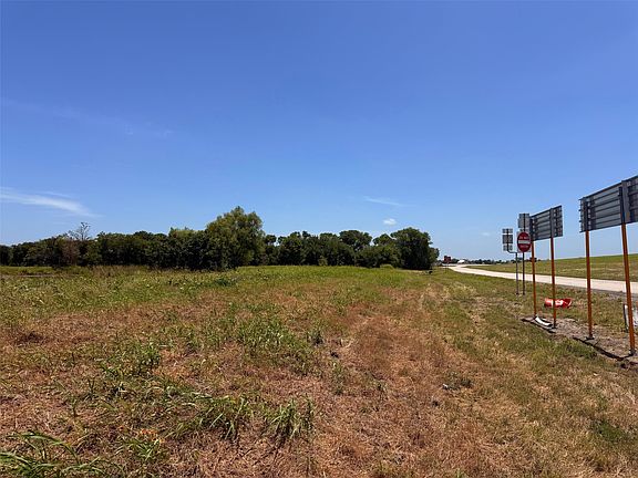 3rd image of 12101 E Highway 175