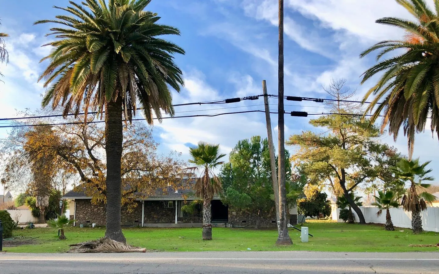 24408 Robertson Blvd photo 1