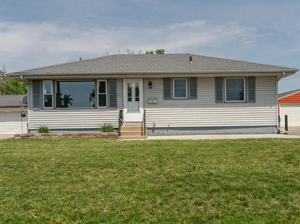 115 4th St NE, Stewartville, MN 55976