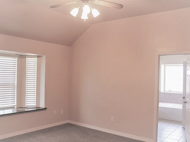 3328 E Fairmont St — Photo 18