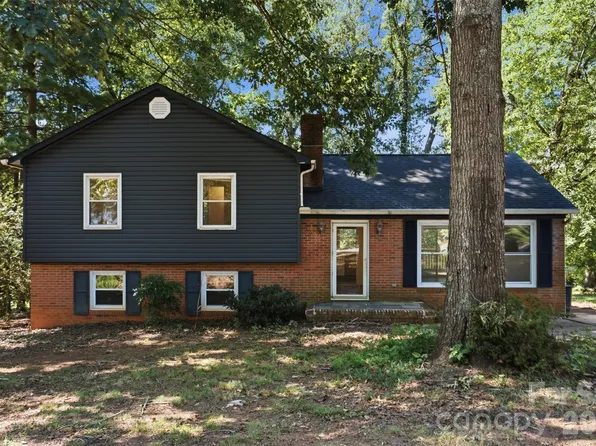 609 Old Farm Rd, Statesville, NC 28625
