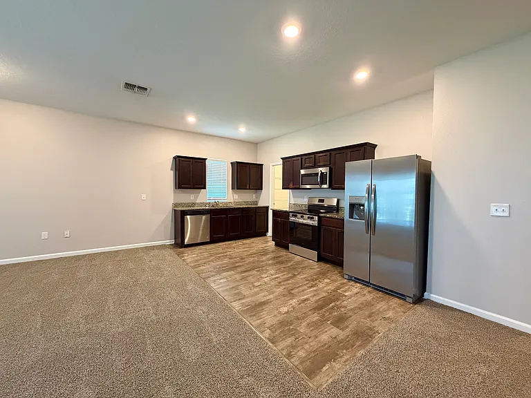 1136 Roberta Rd — Photo 8