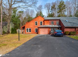 169 Thimbleberry Rd, Malta, NY 12020