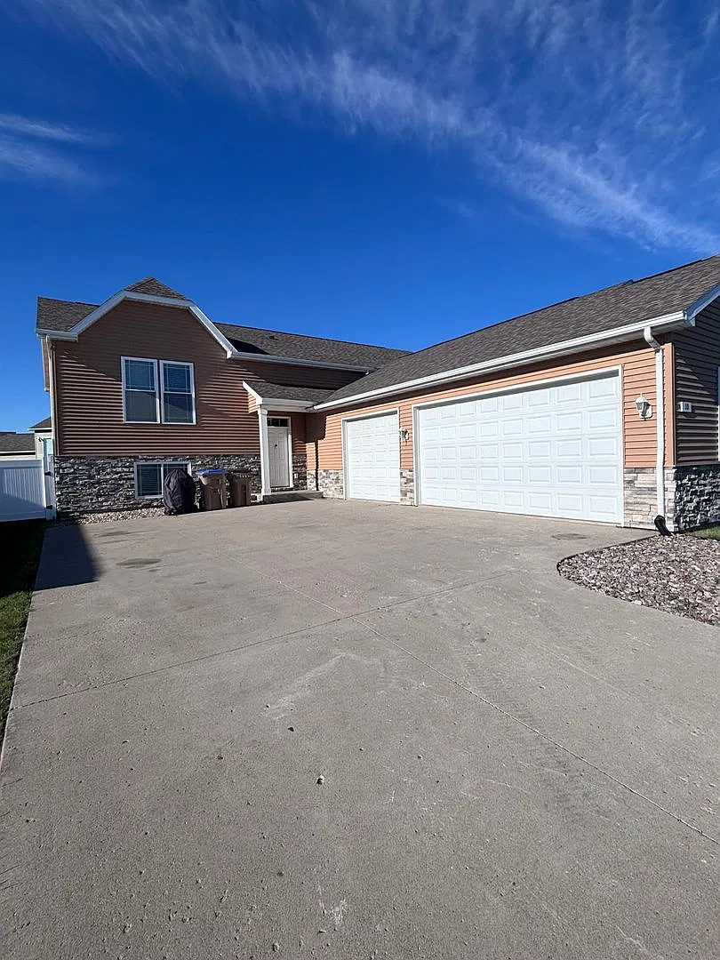 5 Bedroom Home - Stonebridge Farms — Photo 1