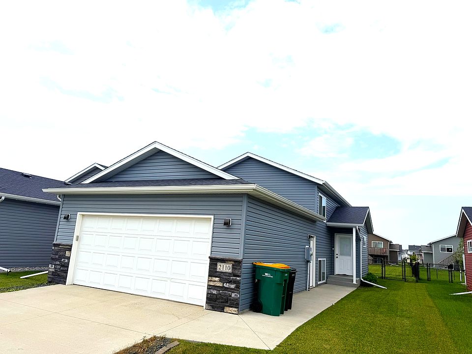 1st image of 2110 10th St W