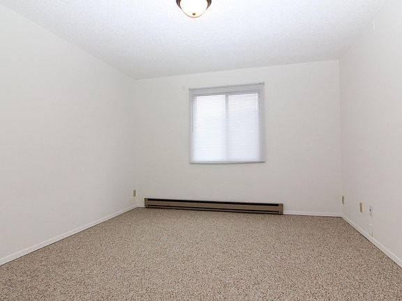 4th image of 2723 Terrace Dr APT 4