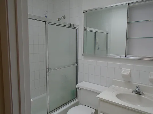 Rented by 18 REALTY | media 4