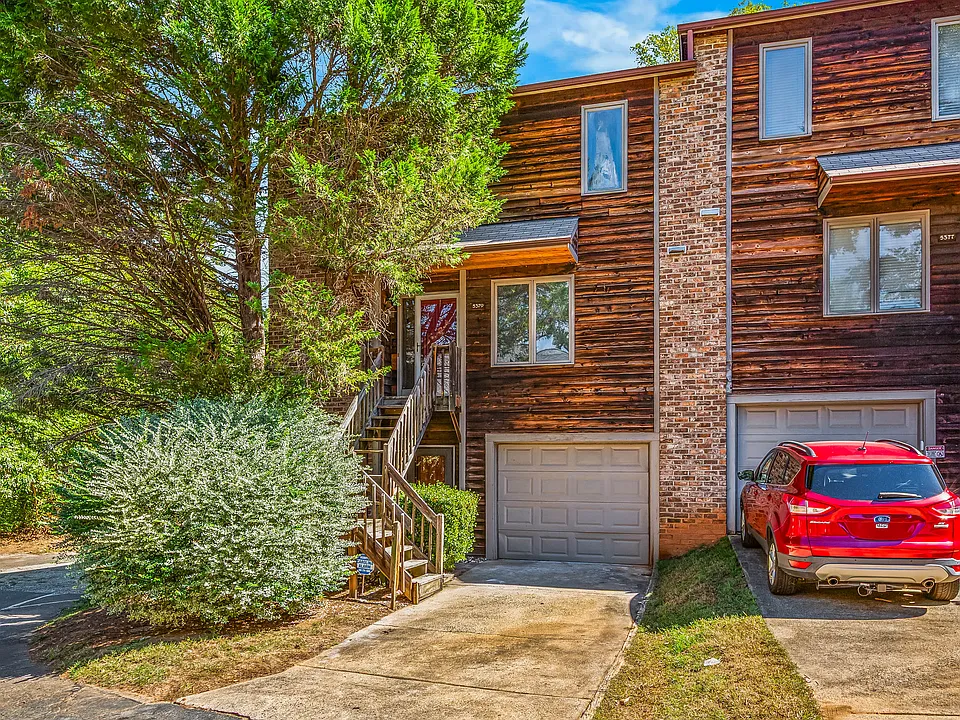 5379 Heathcote Dr