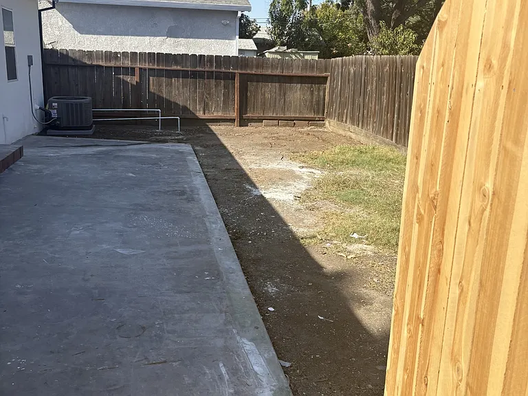 1515 W Bristol Ave — Photo 22
